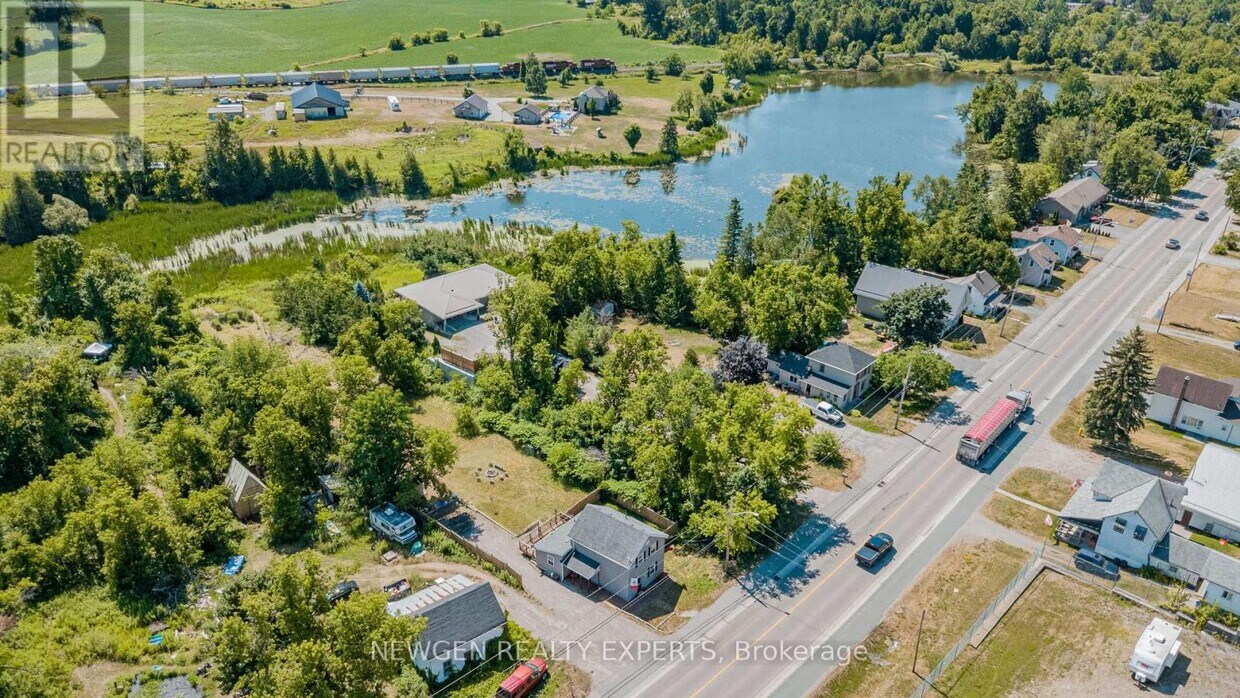 Photo principale - 4419 HWY 7 HIGHWAY