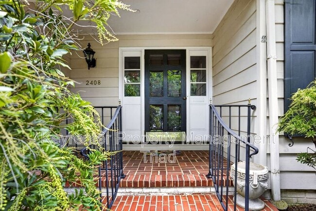 Building Photo - 2408 Hawthorne St