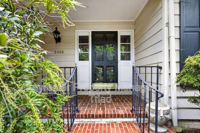 Foto del edificio - 2408 Hawthorne St