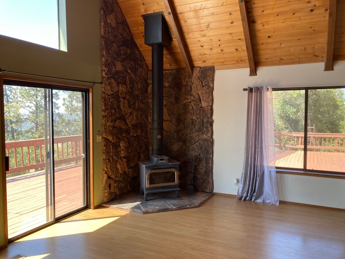 Foto principal - 14685 McElroy Rd