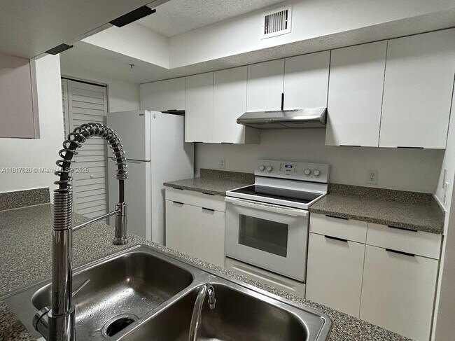 Foto del edificio - 450 S Park Rd