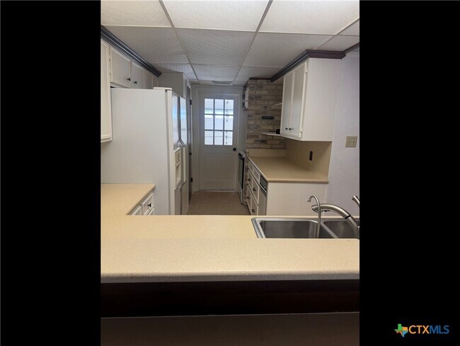 Foto del edificio - 6 Ramona Ln