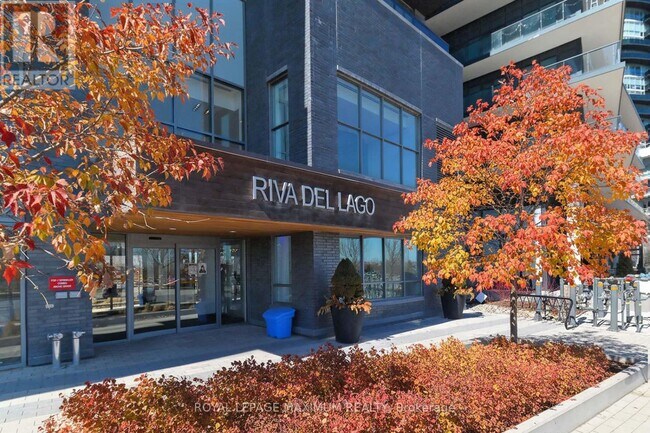 Photo du bâtiment - 110 Marine Parade Dr