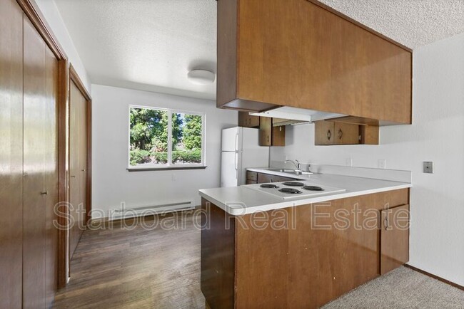 Foto del edificio - 9020 Pipeline Rd E