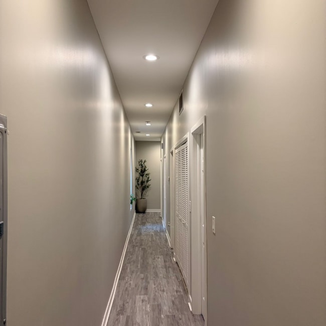 Building Photo - 4753 S St Lawrence Ave