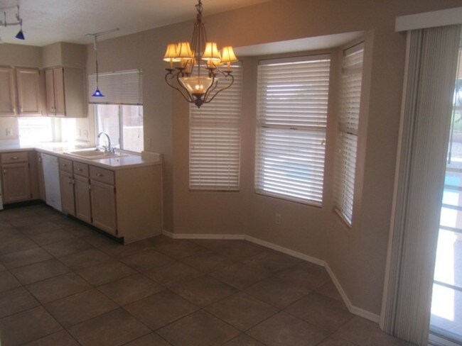 Foto del edificio - 16831 S 14th St