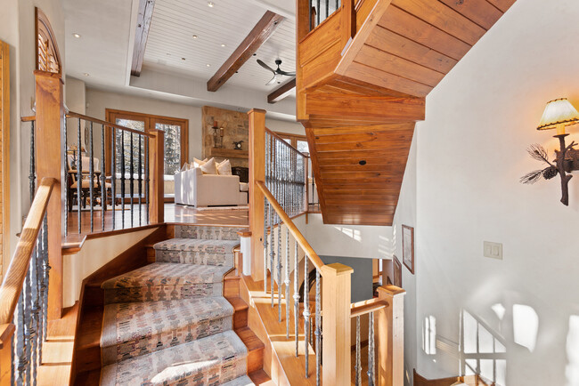 Foto del edificio - 165 Miners Trail Rd