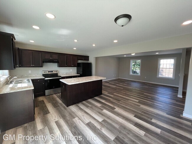 Building Photo - 3 br, 2.5 bath House - 249 McCaskey Avenue