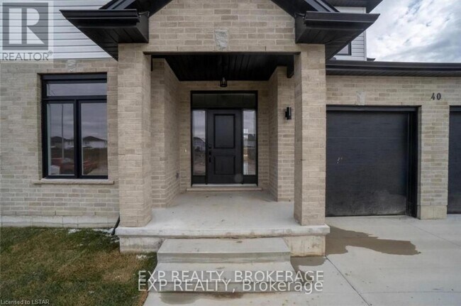 Building Photo - 40 Kelly Dr