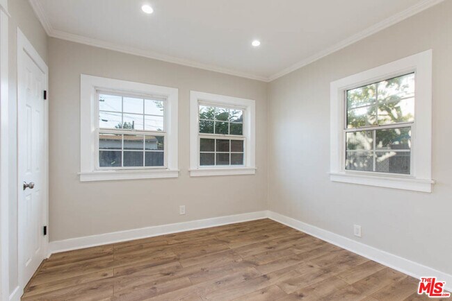 Master - 408 W Garfield Ave
