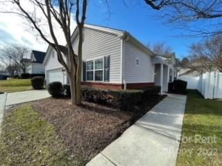 Foto principal - 9137 Meadowmont View Dr