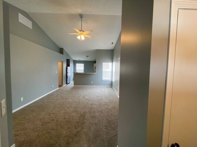 Building Photo - Wonderful 3 Bedroom 2 Bathroom Red Brick F...