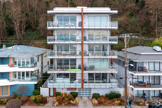 Building Photo - 1350 Alki SW
