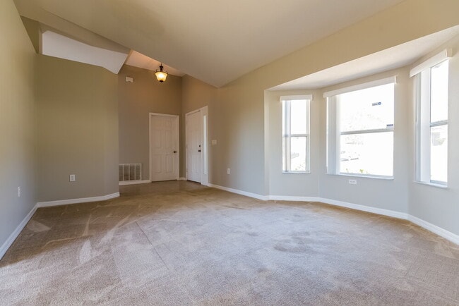 Building Photo - 1480 Muir Cir