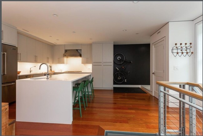 Building Photo - South End luxury 3 bed 2.5 bath