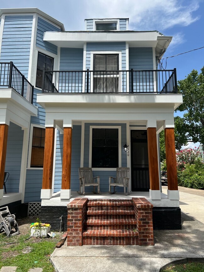 Building Photo - 2320 Marengo St