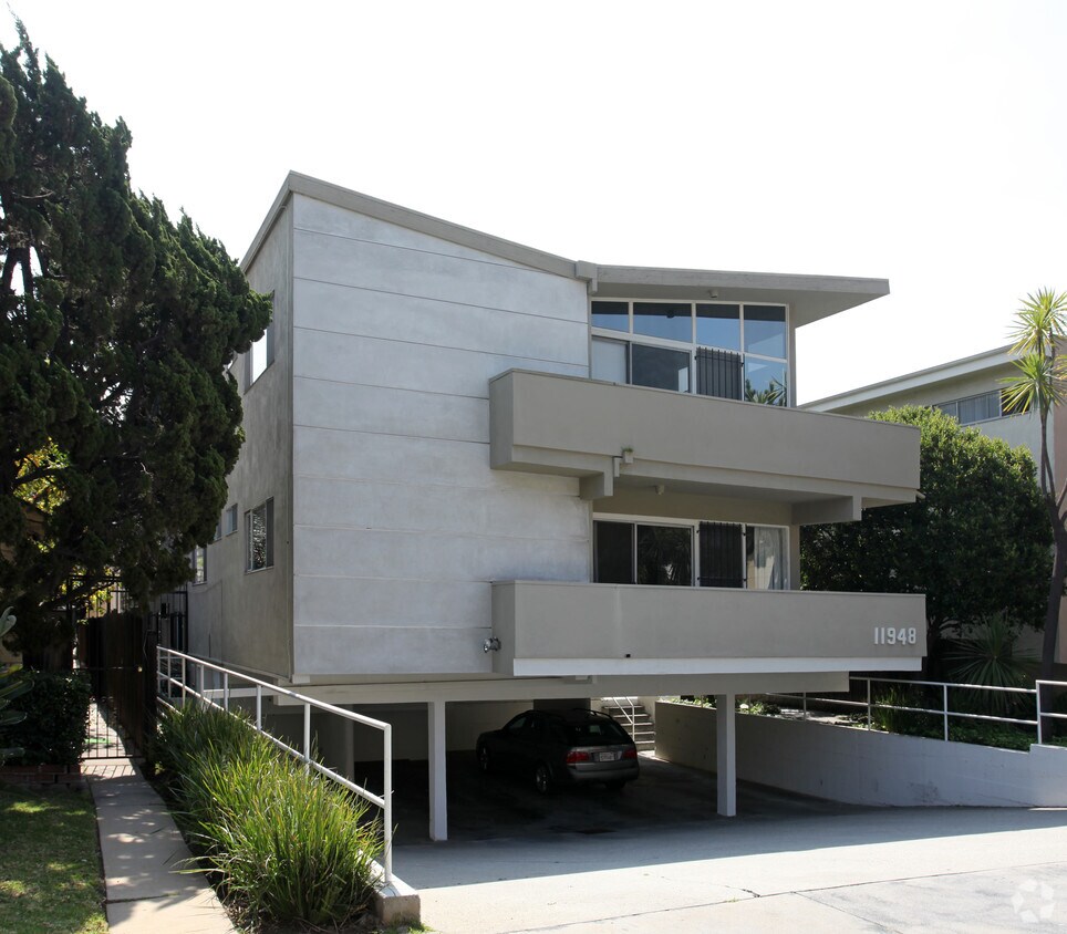 Foto principal - 11948 Gorham Ave