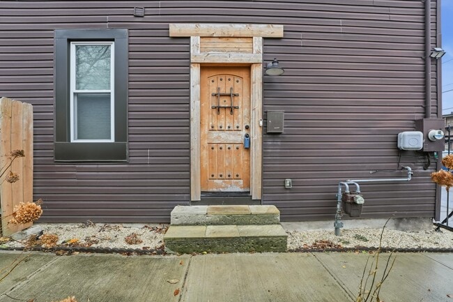 Building Photo - 905 McAllister Ave