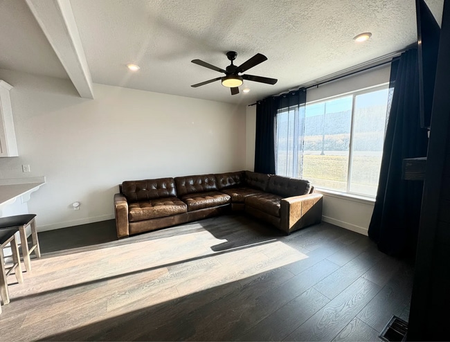 Foto del edificio - 967 W Tiffany Dale Way