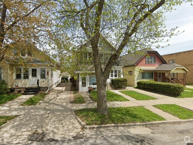 Building Photo - 1520 S 64th St