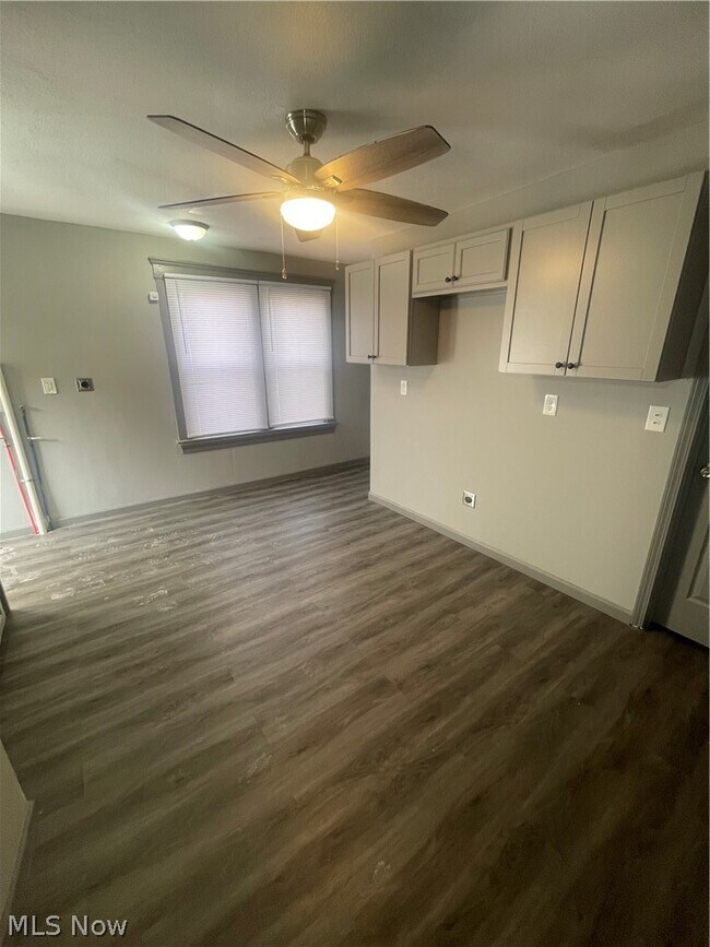 Foto del edificio - 12007 Beulah Ave