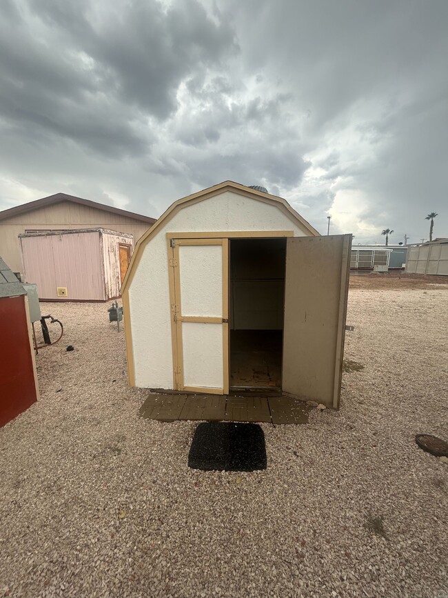 Foto del edificio - 3601 E Wyoming Ave