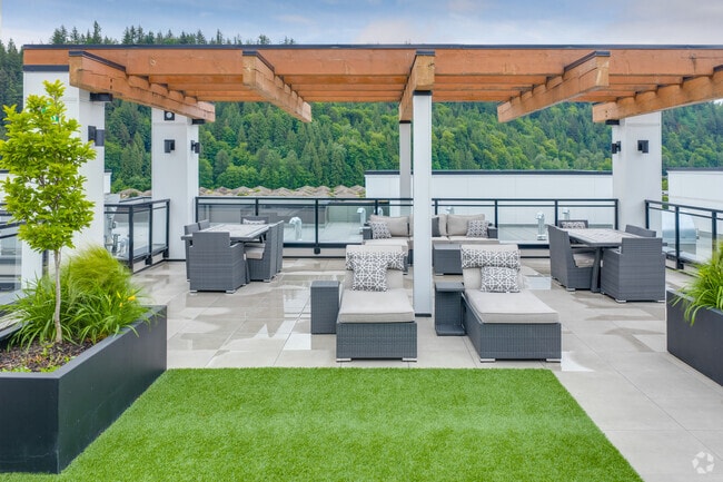 Rooftop Patio - Liqwel Apartments