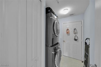 Building Photo - 13225 Silver Thorn Loop