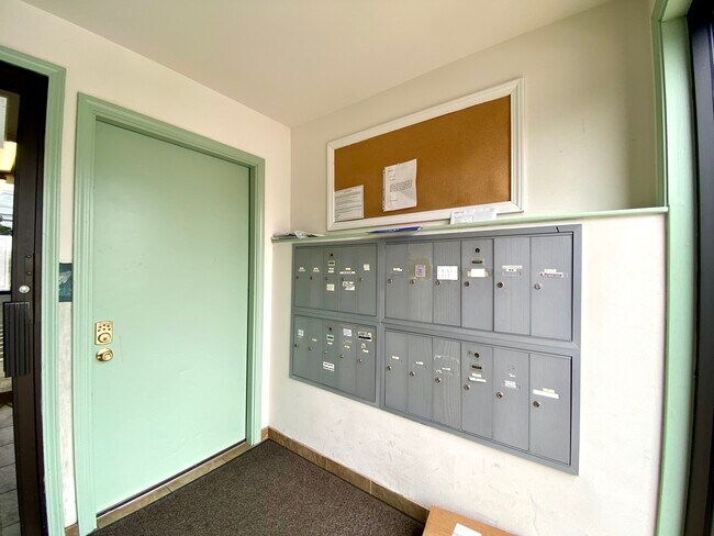 Building Photo - 1020 W Elizabeth Ave