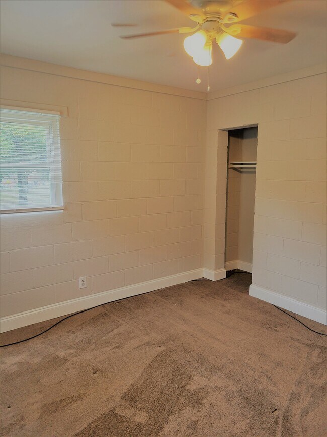 Building Photo - 927 North 20th Street, Unit B