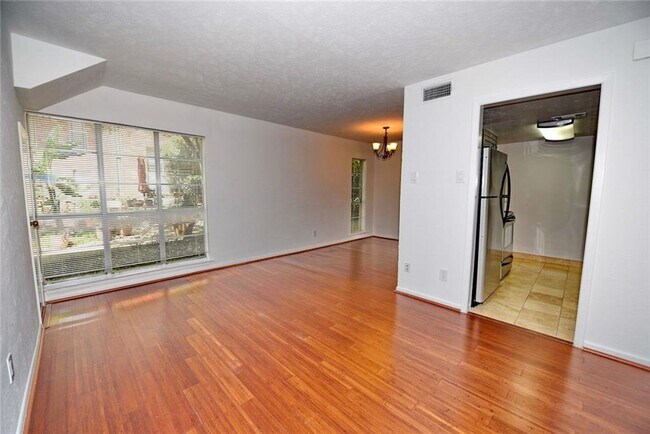 Building Photo - 4317 Hartford St