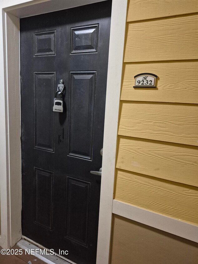 Foto principal - 8539 Gate Pkwy W