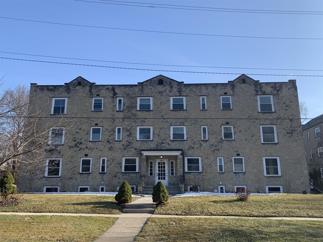 Primary Photo - 1945 Ottawa Dr