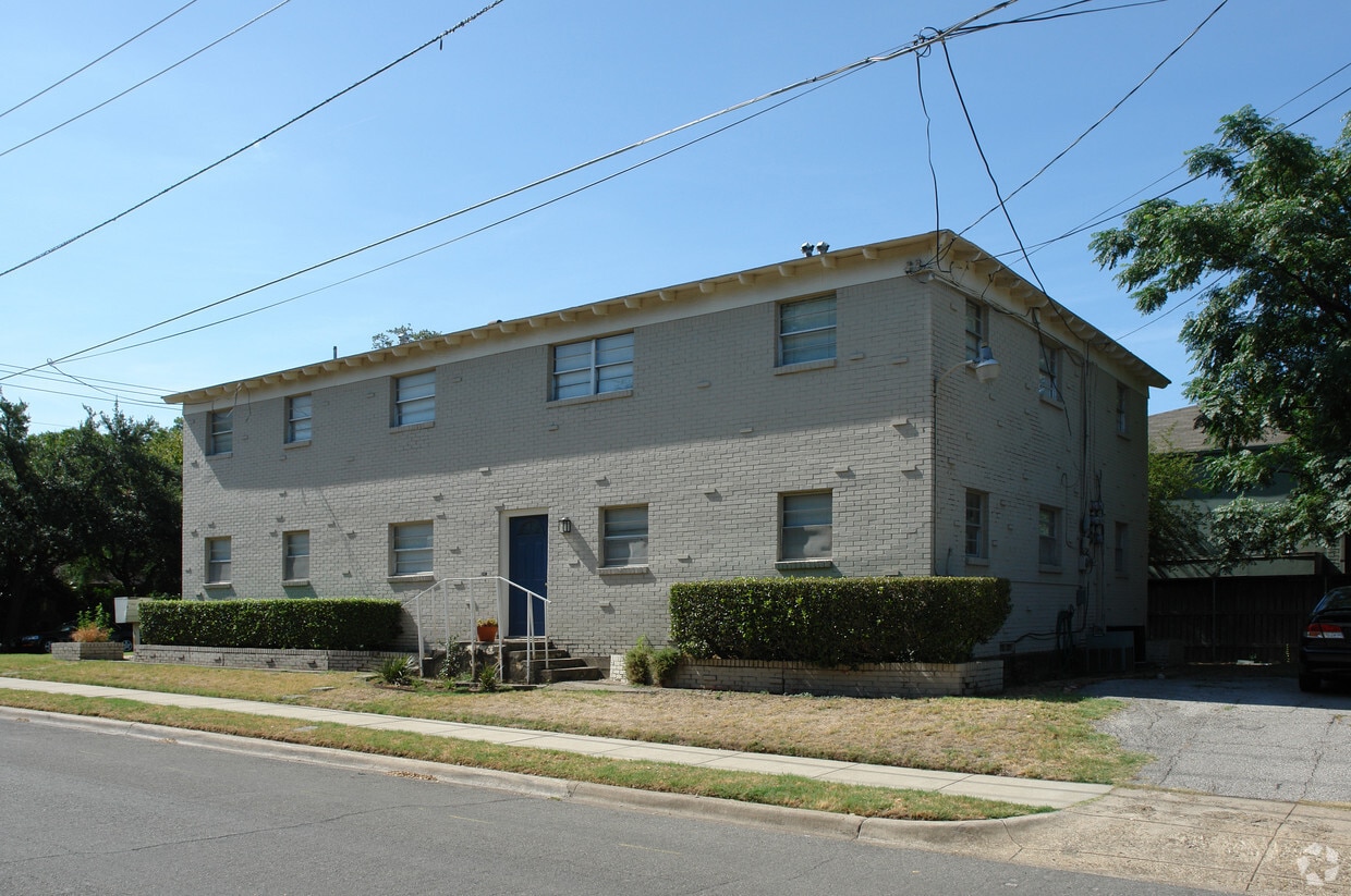 Building Photo - 4345 Travis St