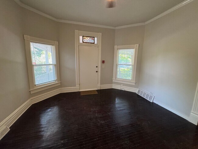 Foto del edificio - Large 4/2.5 House in S Rome $1,395