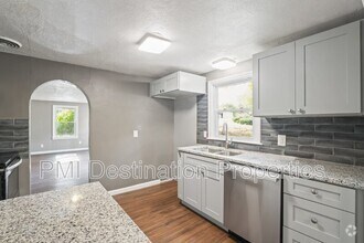 Building Photo - 2807 N 52nd St