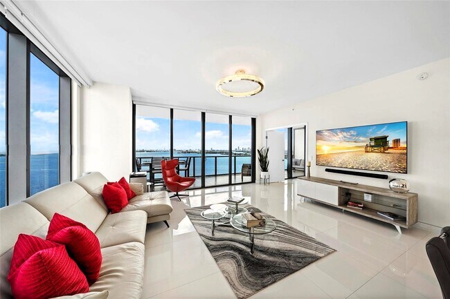 Foto del edificio - 788 NE 23rd St