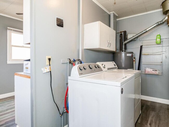 Building Photo - 3 Bedroom House on Quiet Street in Monaca