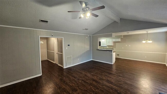 Building Photo - 17219 Seven Pines Dr