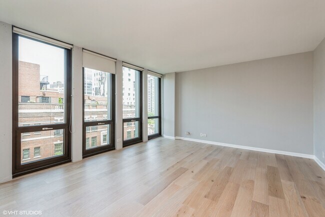 Foto del edificio - 1 E Scott St