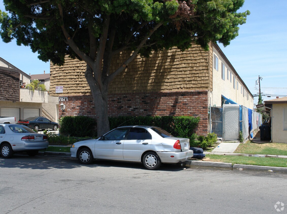 Building Photo - 7871 MacDonald Ave