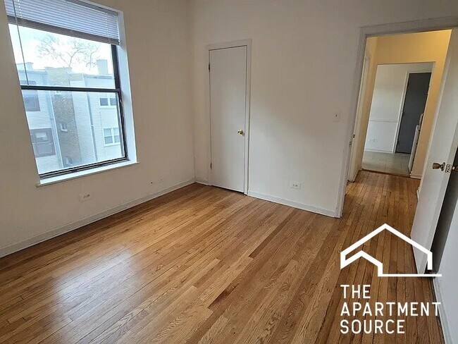 Foto del edificio - 7726 N Marshfield Ave