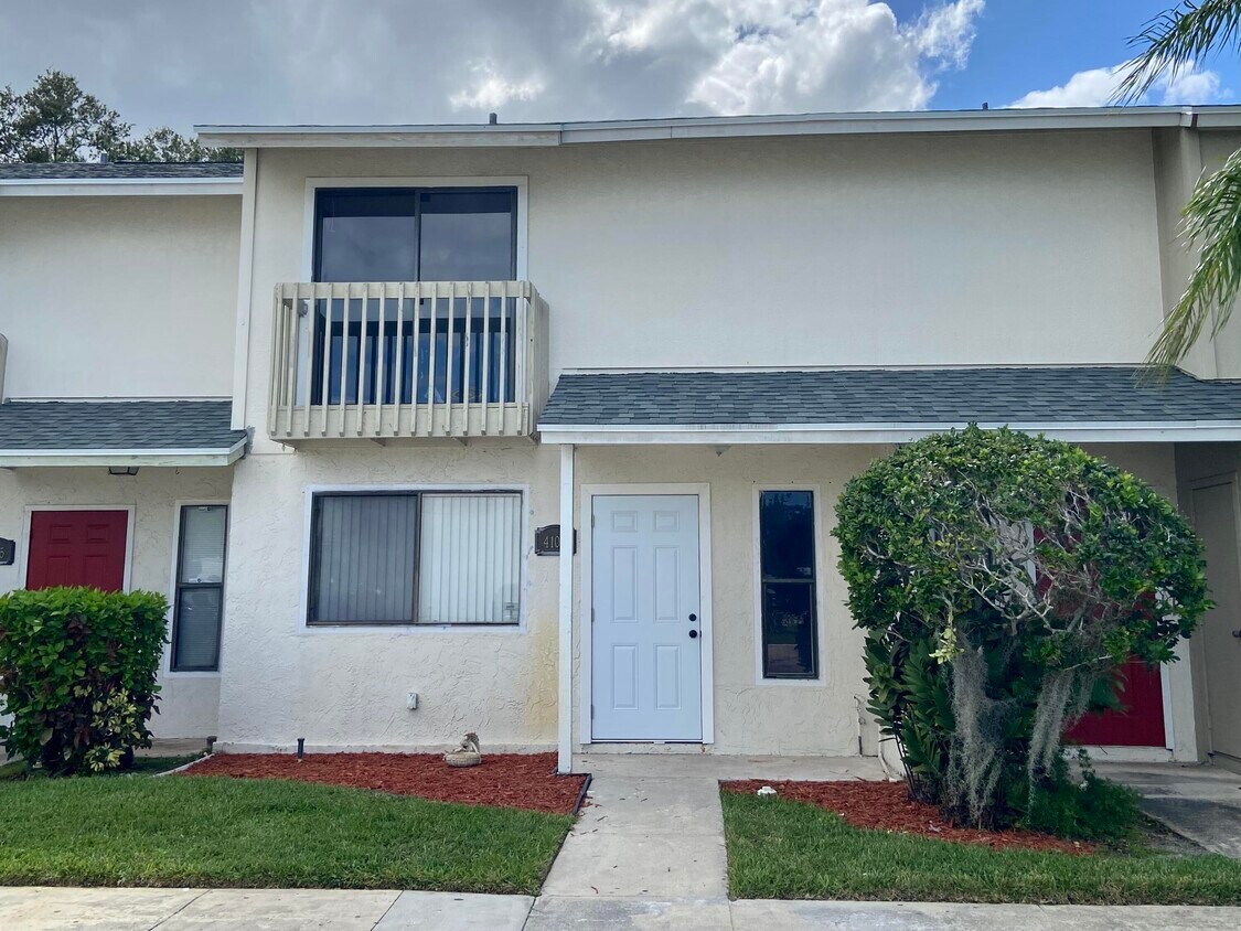 4104 Inlet Cir, Greenacres, FL 33463 Townhouse for Rent in Greenacres, FL