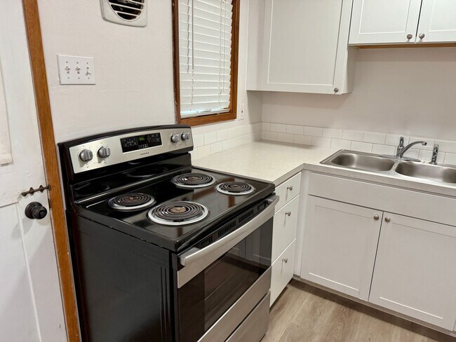 Foto del edificio - Cool Reed College One Bedroom