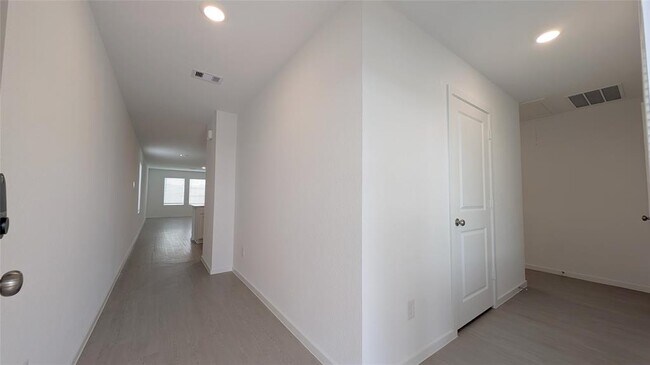 Building Photo - 28730 Texas Sparrow Ln