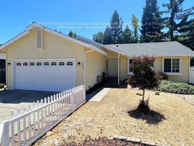 Building Photo - 2701 Hillcrest Dr