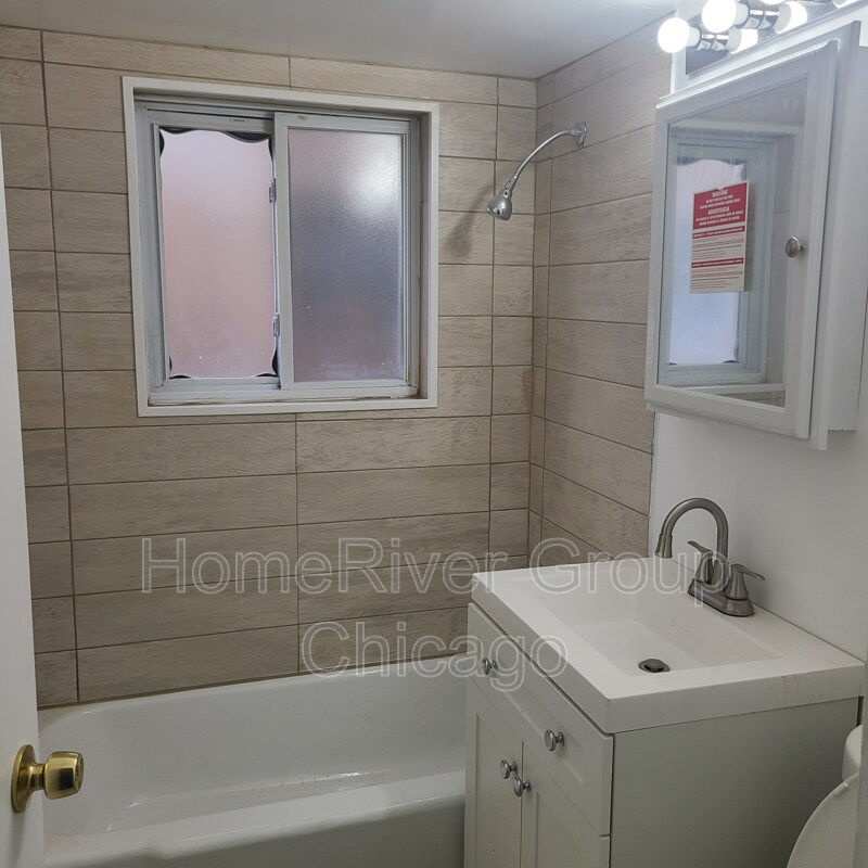 Foto principal - 3414 Warren Ave