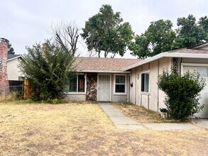 Building Photo - 75 Essendon Way