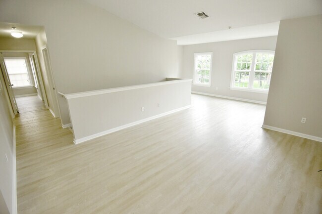Building Photo - **Beautiful 3-Bedroom, 2-Bath Condo in Gated Courtney Landing – Prime Lee Vista Location!**