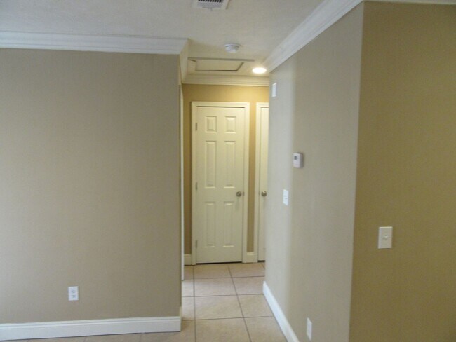 Foto del edificio - 1410 New York Ave